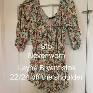 Layne Bryant off the shoulder top 22/24
